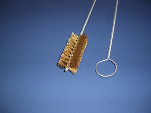 Rundbürste mit Messingdrahtbesatz, Durchmesser 31/600 mm gescheitelt, mit gedrehtem Stiel aus Stahldraht Rundbürste mit Messingdrahtbesatz, Durchmesser 31/600 mm gescheitelt, mit gedrehtem Stiel aus Stahldraht