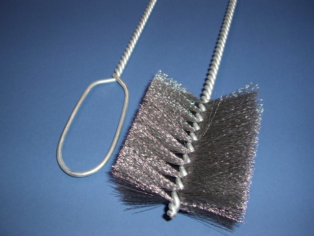 Rundbürste mit Stahldrahtbesatz, Durchmesser 90/1000 mm gescheitelt mit gedrehtem Stiel aus Stahldraht Rundbürste mit Stahldrahtbesatz, Durchmesser 90/1000 mm gescheitelt mit gedrehtem Stiel aus Stahldraht